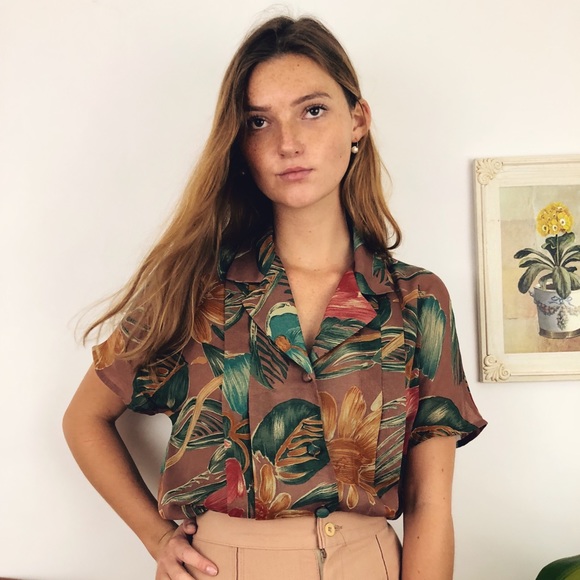 Tops - Pleated Rustic Paradise Top